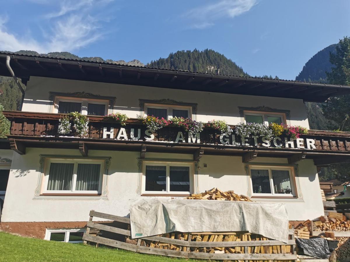 Haus Am Gletscher ノイシュティフト・イム・シュトゥーバイタール エクステリア 写真
