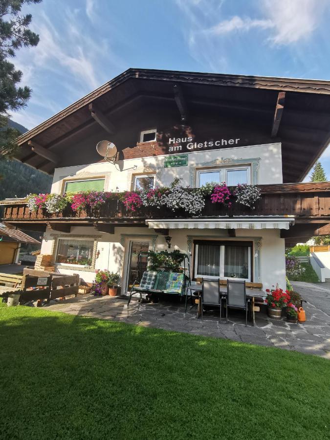 Haus Am Gletscher ノイシュティフト・イム・シュトゥーバイタール エクステリア 写真