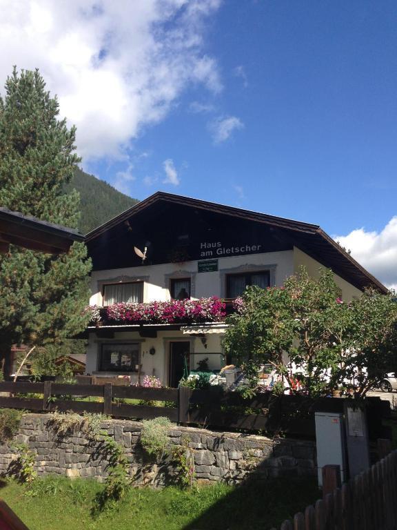 Haus Am Gletscher ノイシュティフト・イム・シュトゥーバイタール エクステリア 写真